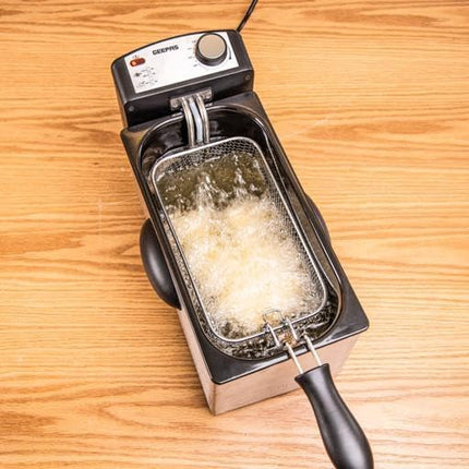 Geepas Powerful Deep Fryer With Overheat Protection, 2000W