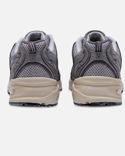 New Balance 530, 43
